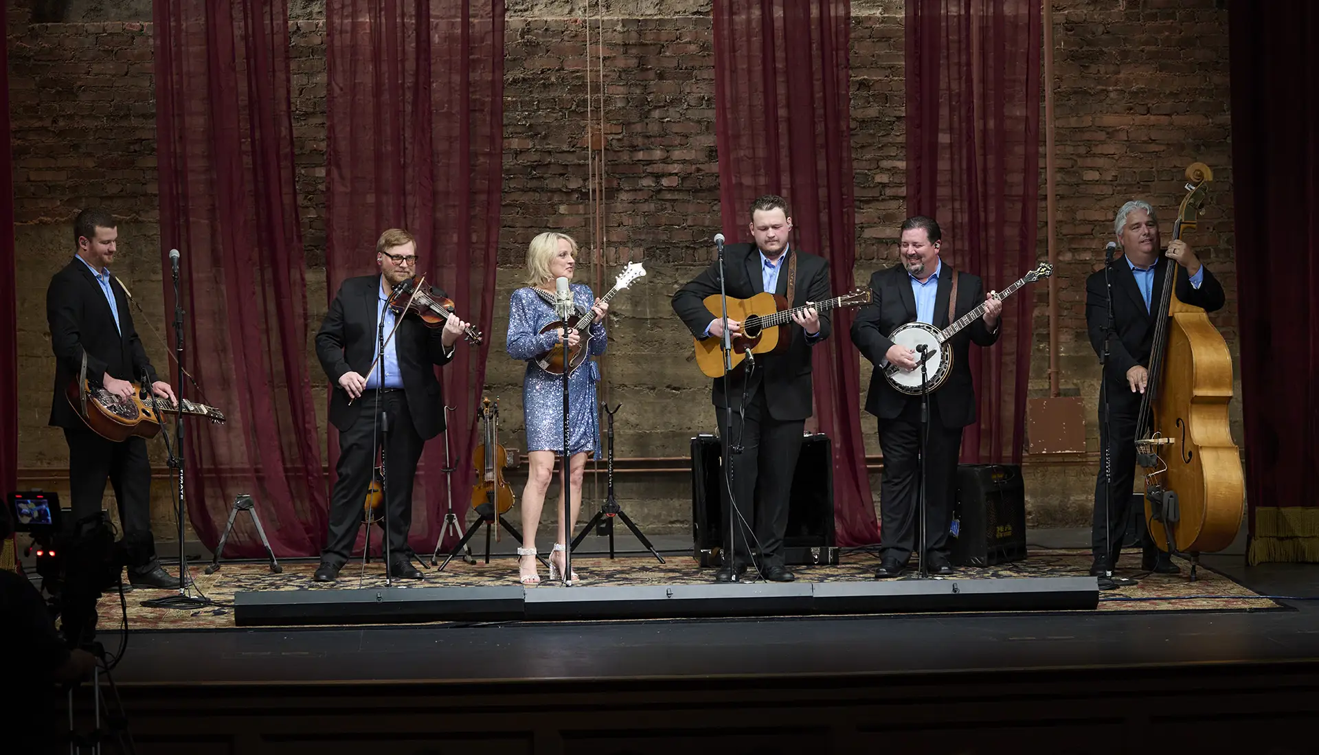 song of the mountains on stage